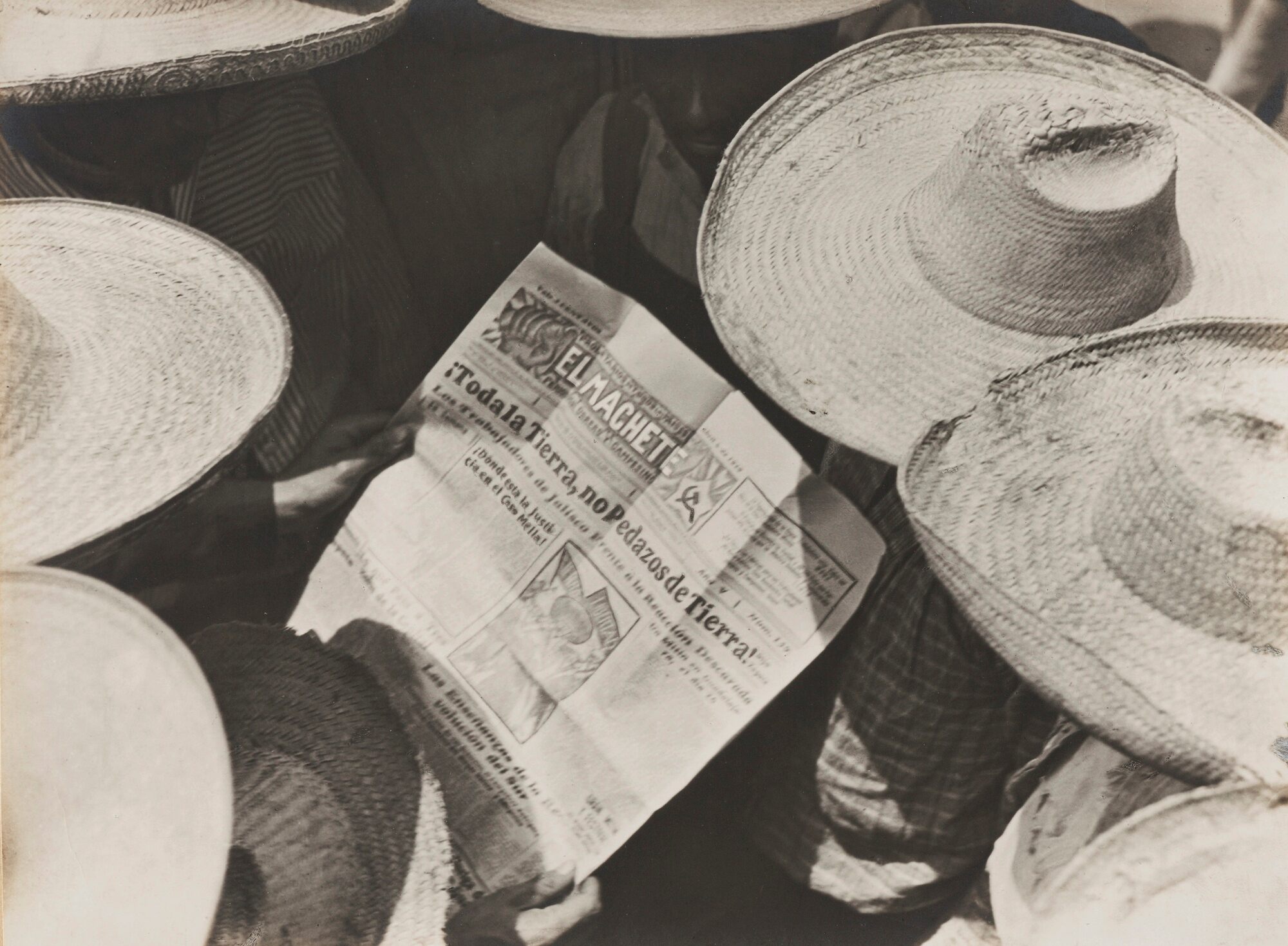 Campesinos Reading El Machete, 1929, Tina Modotti